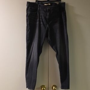 Levi's 311 shaping skinny Women's Black faded style 24 plus Jeans